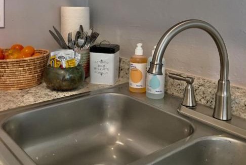 Las Cruces Apartment | Studio with queen bed, pets ok, 3 min to Farmers mkt