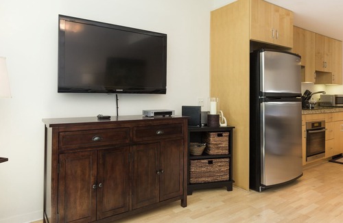 Cathedral Hill Condo | Studio with Rooftop Deck!