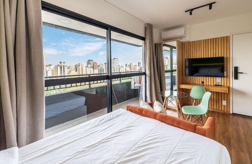 Jardim das Bandeiras House | Studio with Rooftop Pool | Pinheiros - M121