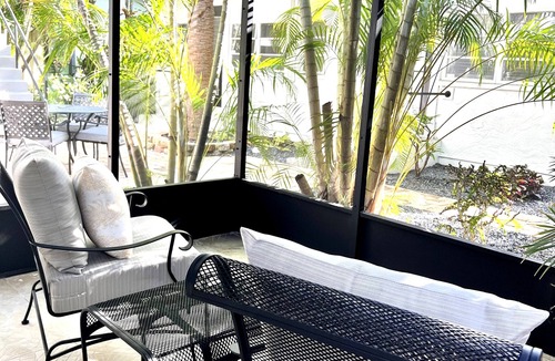 Parrot Cove Apartment | Studio with screened in porch within walking distance to downtown