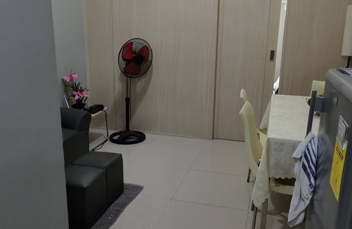 Bago Bantay Apartment | STUDIO WITH SEPARATE BEDROOM AND HAVE PRIVATE ACCESS TO THE SM MALLS