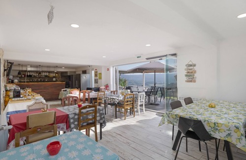 Covas Apartment | Studio 'With Terrace' with Mountain View, Wi-Fi and Air Conditioning