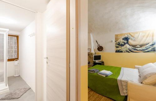 Casale Monferrato Apartment | Studio Zen con Parcheggio gratuito e Check In Automatico 24 ore su 24 Con Netflix, DAZN e Disney Plus e Aria Condizionata