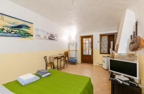 Casale Monferrato Apartment | Studio Zen con Parcheggio gratuito e Check In Automatico 24 ore su 24 Con Netflix, DAZN, Disney Plus e Aria Condizionata