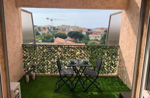 Saint-Laurent-du-Var Apartment | studio4 27m2 Terrasse Parking Piscine