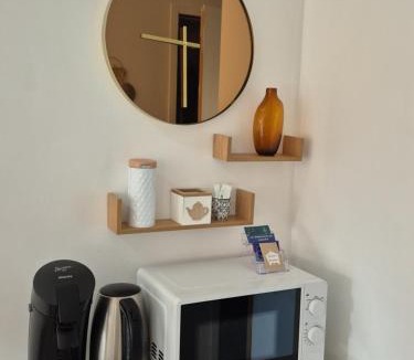 Bouaye House | "Studiocaroline44", 2 studios entre la ville et la mer, parking, cuisine, moins de 15min de l'aéroport