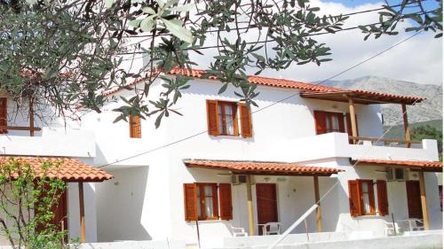 Marathokampos Apartment | Studios Calvinos