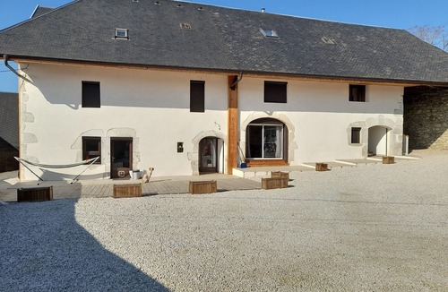 Vaulx Apartment | Studios Dans Ferme Rénovée au Calme à 15 Minutes D'annecy