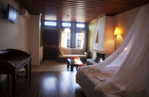 Damouchari Apartment | Studios for 3 adults or 2 adults + 2 children with balcony or terrace with panoramic sea view