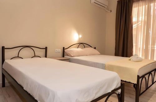 Stavros Hotel | Studios for rent Hermanos