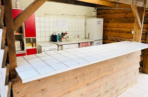 Grans House | Studiowohnung mit Terrasse - Pool, Tennis, Bouleplatz by Interhome