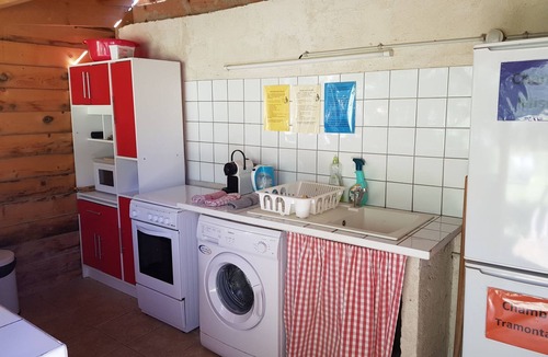 Grans House | Studiowohnung mit Terrasse - Pool, Tennis, Bouleplatz by Interhome