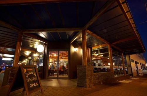Hokitika Hotel | Stumpers Hotel