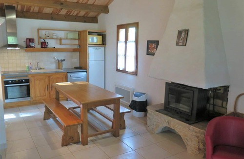 Blanquefort-sur-Briolance House | Stunning private villa for 4 people with WIFI, private pool, TV, terrace and pets allowed