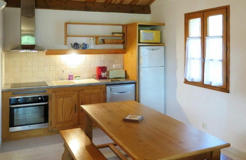 Blanquefort-sur-Briolance House | Stunning private villa for 4 people with WIFI, private pool, TV, terrace and pets allowed