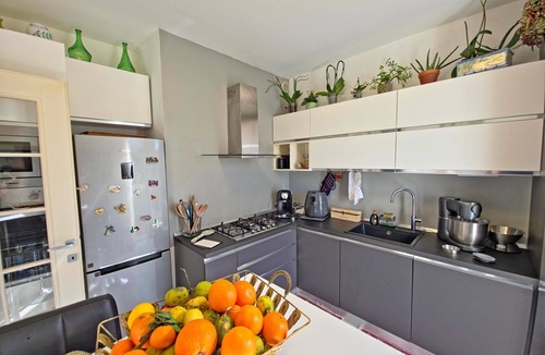 Cinquale Villa | Stunning villa for 6 guests with WIFI, A/C, TV, terrace and pets allowed, close to Forte Dei Ma.