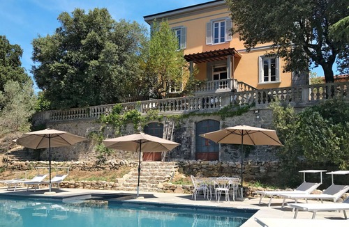 Loro Ciuffenna Villa | Stunning private villa for 14 guests with A/C, WIFI, private pool, TV, patio and pets allowed