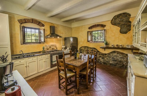 Terranuova Bracciolini Villa | Stunning private villa for 22 guests with private pool, WIFI, TV, patio and pets allowed