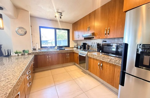 San Antonio Tlayacapan House | Stunning Ajijic Lake Chapala 2 Bdrm Retreat -Bikes - Gym - Pickleball Court