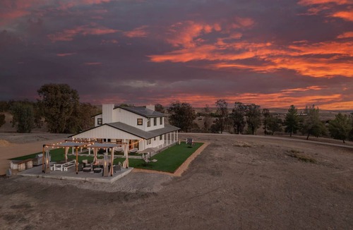 San Miguel House | Stunning 10 Acre Estate in Paso Robles w/360 Views
