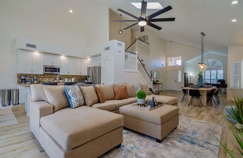 Central Scottsdale House | Stunning $100K+Remodel! Perfect QuietLocation,HtdPool,Spa,BBQ,FirePit,EV Charger