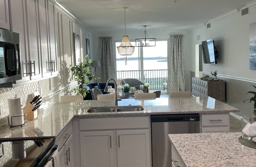 Biggar Condo | Stunning 10th Hole & Lake Views, Golf, Resort Amenities, Monthly Stays