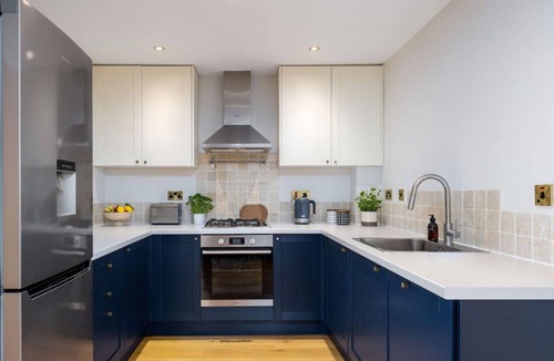 Crieff Apartment | Stunning 2 bed flat with parking and garden