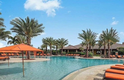 Braden River Condo | Stunning 2nd floor condo at Esplanade Golf & Country Club - Golf Included - Wait N Sea
