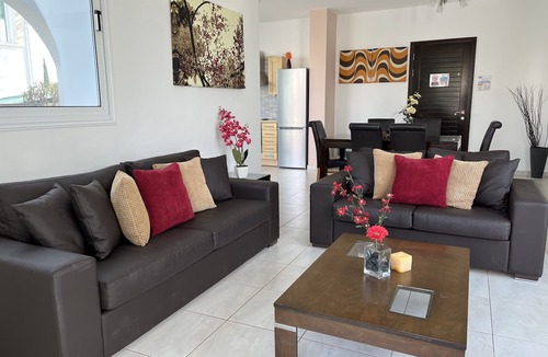 Pernera Villa | Stunning 3 Bed villa with pool,Wifi,Mins to the Beach & amenites