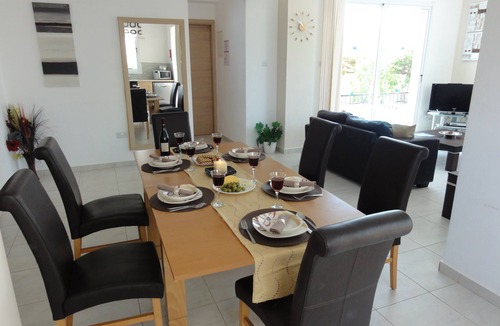 Pernera Villa | Stunning 3 Bed villa with pool,Wifi,Mins to the Beach & amenites