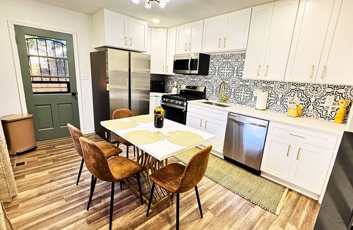 Coral Hills Bed & Breakfast | Stunning 3-bedroom House on DC/Maryland Edge