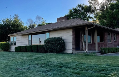 Pendleton House | Stunning 3-bedroom in Pendleton w/unbeatable views of the Blue Mountains! nn