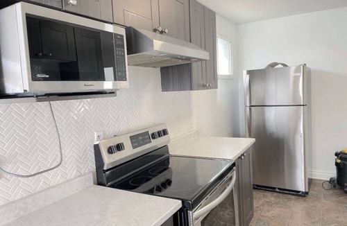Riverside House | Stunning 3 bedroom single family home.