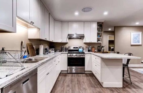 South San Francisco House | Stunning 3BR: Pool Table, Arcades, Chic Comfort