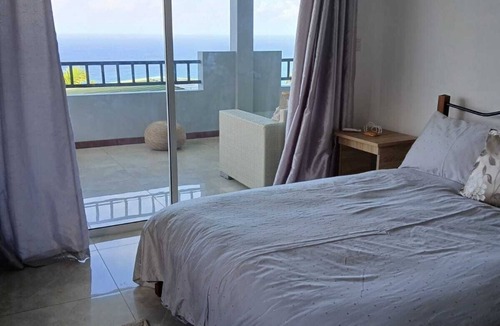 Anse Royale Villa | Stunning 3BR Villa with Exceptional Views - Steps from Beach & Local shops