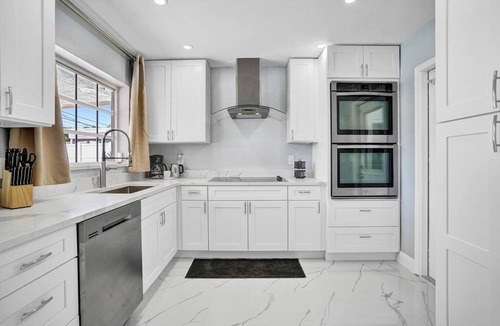 Deerfield Beach Villa | Stunning 4BR Hted Pool &Jacuzzi Close 2 the Beach