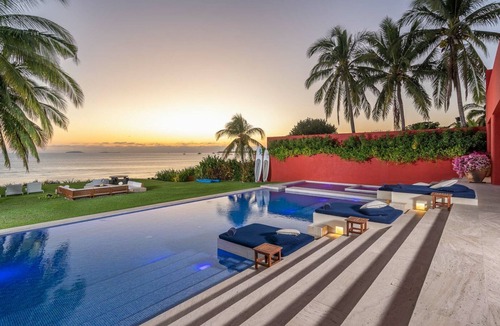 Punta de Mita Villa | Stunning 5-Bd Beachfront Villa, Golf, Spa & Beach Club — Chef & Butler Incl.