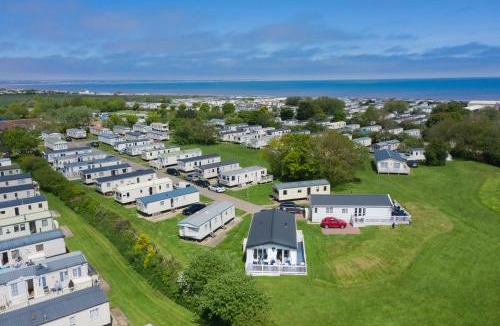 Mappleton Ski Chalet | Stunning 6 Berth Lodge For Hire At Skipsea Sands In Yorkshire Ref 41077Wf