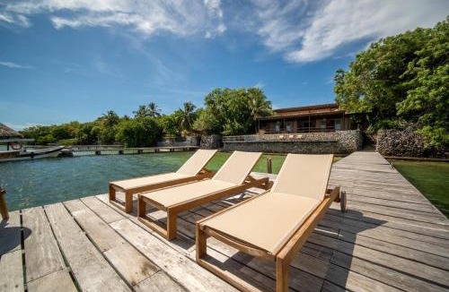 Rosario Islands House | Stunning 6BR Beachfront Villa in Rosario