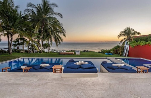 Punta de Mita Villa | Stunning 7-Bd Beachfront Villa, Golf, Spa & Beach Club — Chef & Butler Incl.