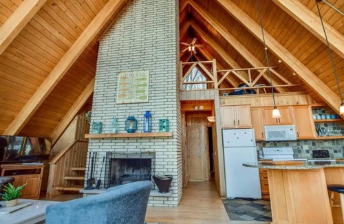 Merrimac Cottage | Stunning A-frame on Lake WI