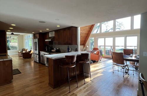 Penngrove House | Stunning A-frame on private vineyard with world class sunsets. Great for groups!
