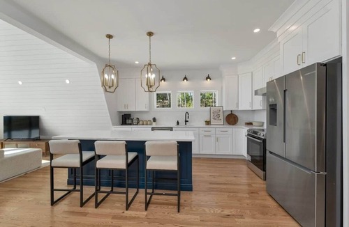 Campton House | Stunning A-Frame w/Hot Tub · Mtn View · Fire Pit · BBQ Grill