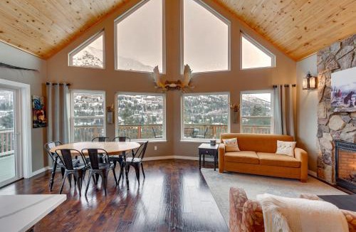 Eagle River House | Stunning Alaskan Getaway w/River & Mtn Views