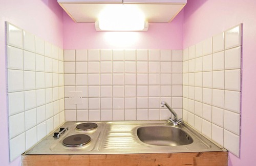 Le Mesnil-Esnard Apartment | Stunning apartment in Le Mesnil-Esnard with WiFi