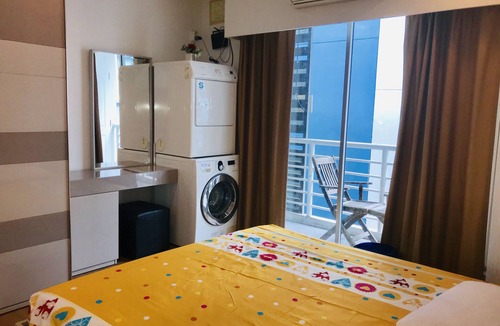 Bang Na Apartment | Stunning Apartment at a Bargain price, close to MRT, markets, shops