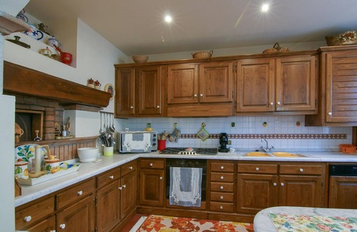 Querceta Apartment | Stunning apartment in Querceta with WiFi