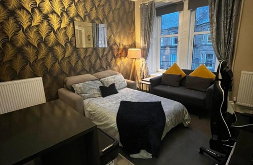 Dundee Apartment | Stunning apartment on Perth Rd-mins from City Centre Dundee