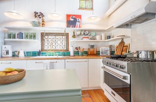 West Manhattan House | Stunning Artful Adobe - Super Walkable Location - Cozy and Comfortable