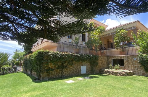 Urbanizacion Hacienda las Chapas Villa | Stunning award-winning villa with sea views in exclusive area near beach